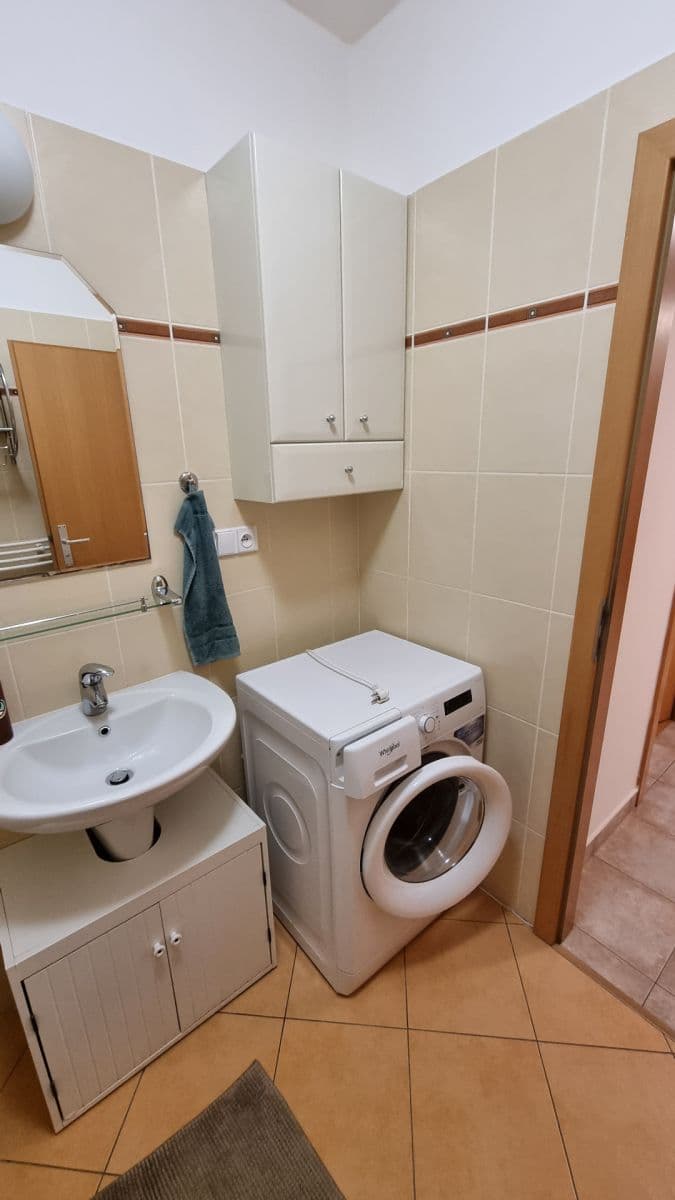 Pronájem bytu 2+kk 68 m², Kovanecká, Praha, Praha Pronájem bytu 2+kk 68 m², Kovanecká, Praha, Praha
