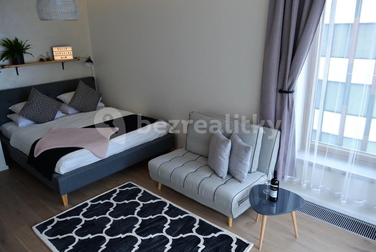 Pronájem bytu 1+kk 38 m², Pod Děkankou, Praha, Praha Pronájem bytu 1+kk 38 m², Pod Děkankou, Praha, Praha