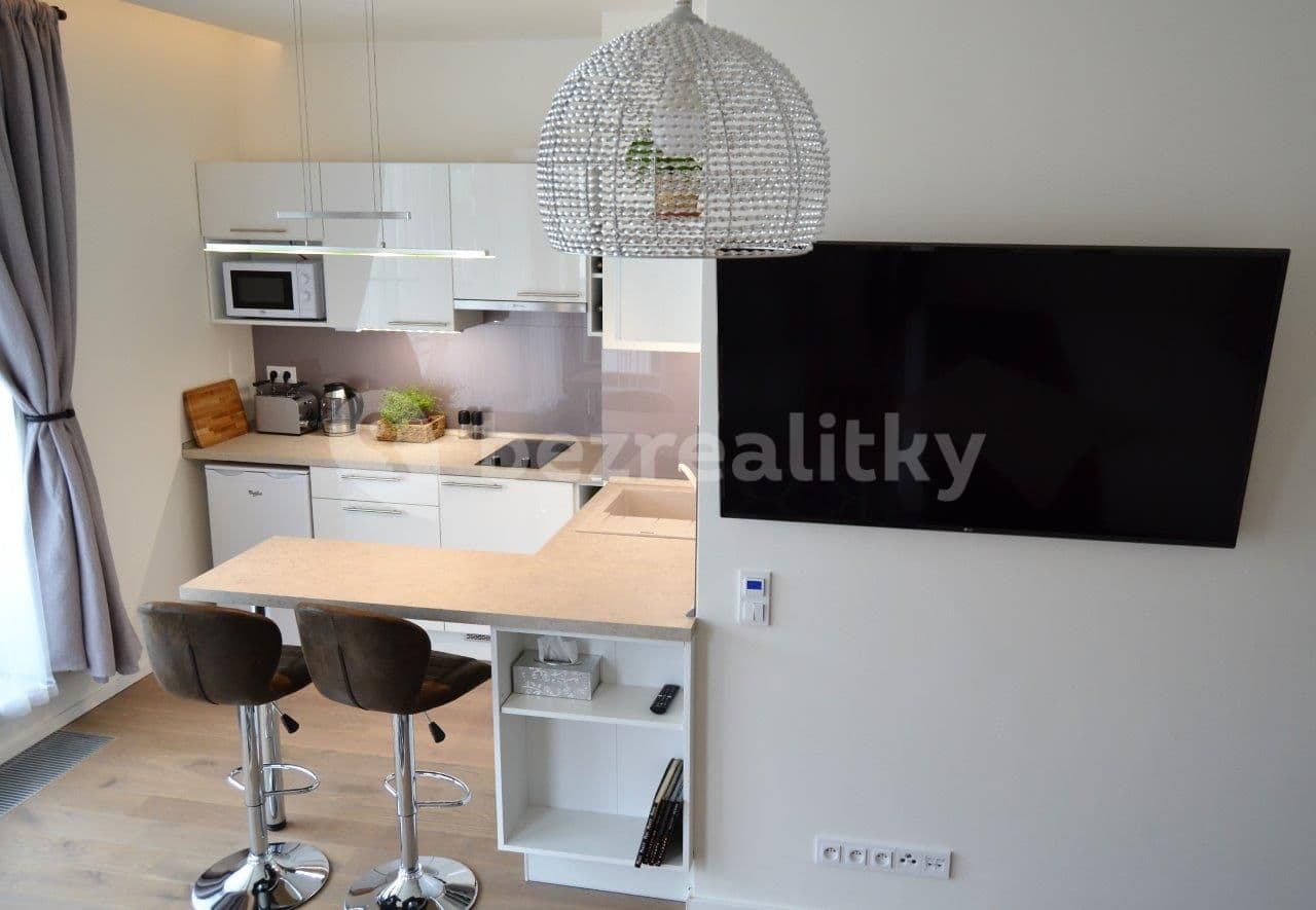 Pronájem bytu 1+kk 38 m², Pod Děkankou, Praha, Praha Pronájem bytu 1+kk 38 m², Pod Děkankou, Praha, Praha