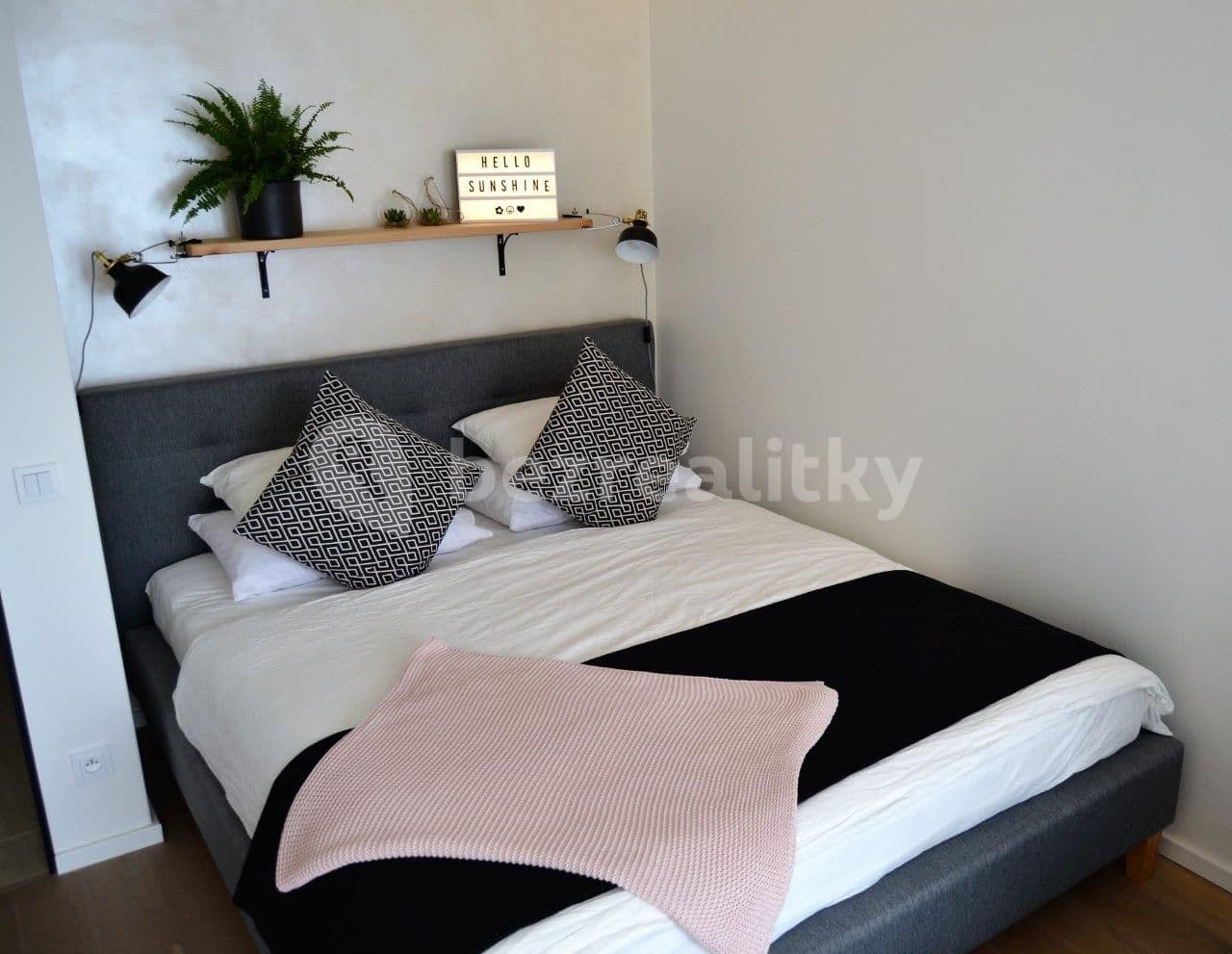 Pronájem bytu 1+kk 38 m², Pod Děkankou, Praha, Praha Pronájem bytu 1+kk 38 m², Pod Děkankou, Praha, Praha