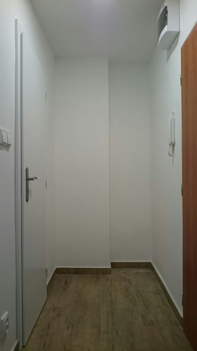 Pronájem bytu 1+1 30 m², Vršovců, Ostrava, Moravskoslezský kraj Pronájem bytu 1+1 30 m², Vršovců, Ostrava, Moravskoslezský kraj
