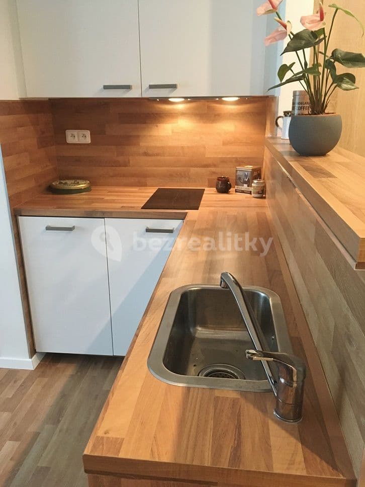 Pronájem bytu 2+kk 41 m², Hurbanova, Praha, Praha Pronájem bytu 2+kk 41 m², Hurbanova, Praha, Praha