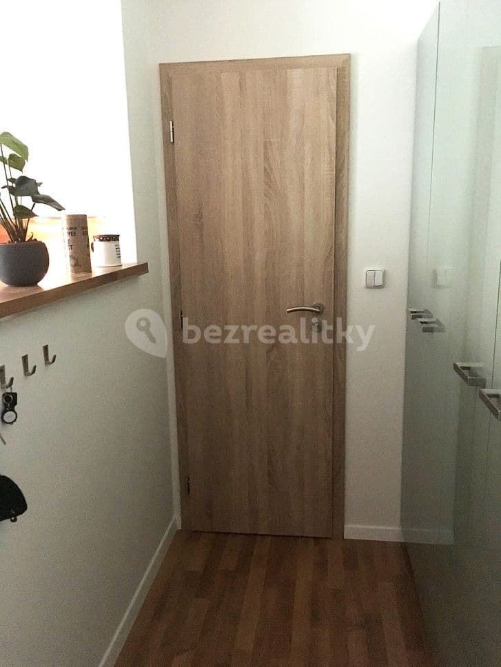 Pronájem bytu 2+kk 41 m², Hurbanova, Praha, Praha Pronájem bytu 2+kk 41 m², Hurbanova, Praha, Praha