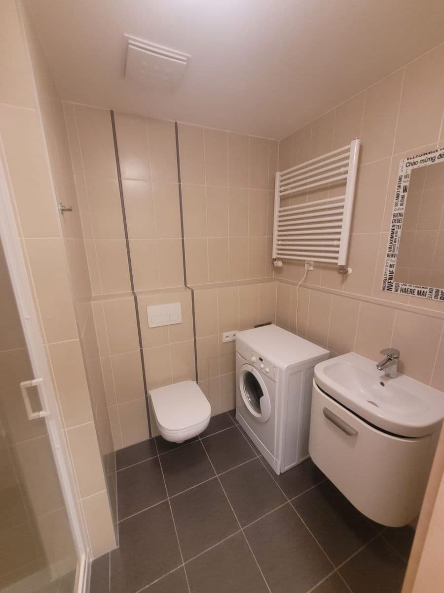 Pronájem bytu 1+kk 27 m², Holýšovská, Praha, Praha Pronájem bytu 1+kk 27 m², Holýšovská, Praha, Praha