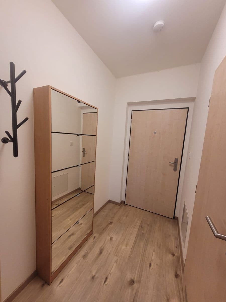 Pronájem bytu 1+kk 27 m², Holýšovská, Praha, Praha Pronájem bytu 1+kk 27 m², Holýšovská, Praha, Praha