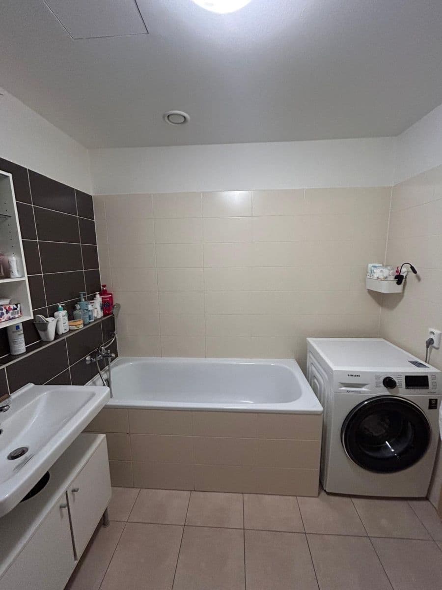 Pronájem bytu 1+kk 37 m², Hálův statek, Praha, Praha Pronájem bytu 1+kk 37 m², Hálův statek, Praha, Praha