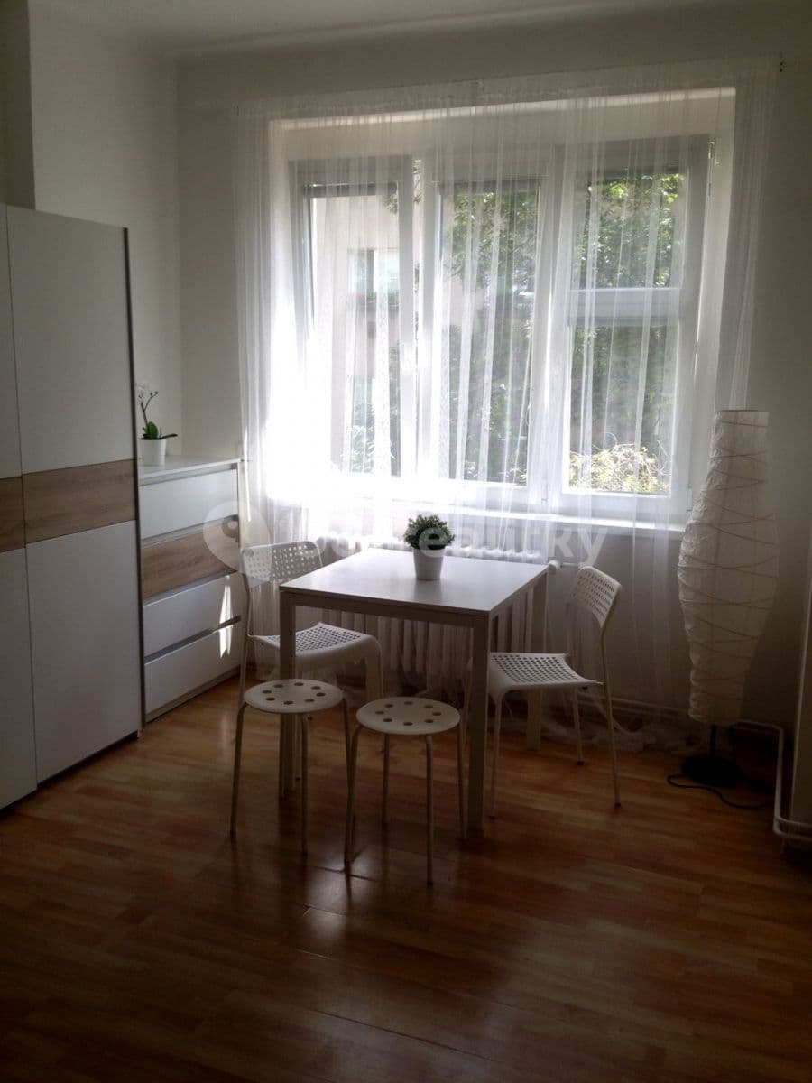 Pronájem bytu 1+kk 30 m², Biskupcova, Praha, Praha Pronájem bytu 1+kk 30 m², Biskupcova, Praha, Praha