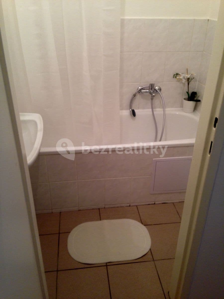 Pronájem bytu 1+kk 30 m², Biskupcova, Praha, Praha Pronájem bytu 1+kk 30 m², Biskupcova, Praha, Praha