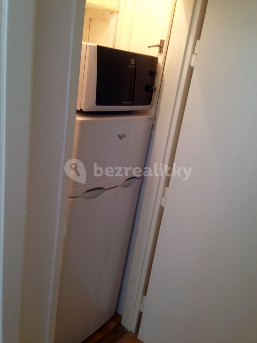 Pronájem bytu 1+kk 30 m², Biskupcova, Praha, Praha Pronájem bytu 1+kk 30 m², Biskupcova, Praha, Praha