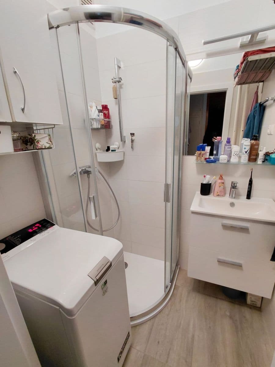 Pronájem bytu 2+1 54 m², Pravá, Praha, Praha Pronájem bytu 2+1 54 m², Pravá, Praha, Praha