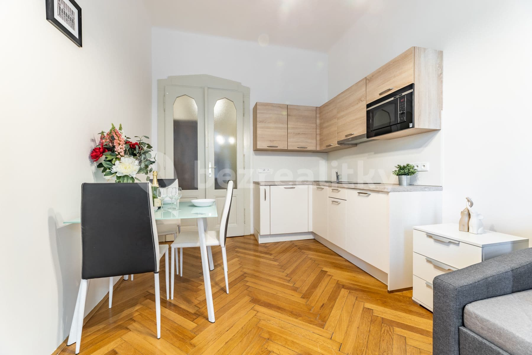 Pronájem bytu 1+kk 22 m², Elišky Krásnohorské, Praha, Praha Pronájem bytu 1+kk 22 m², Elišky Krásnohorské, Praha, Praha