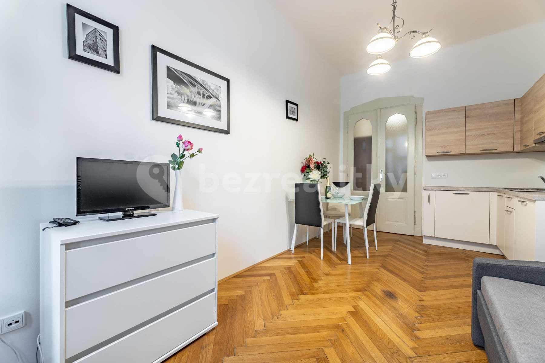 Pronájem bytu 1+kk 22 m², Elišky Krásnohorské, Praha, Praha Pronájem bytu 1+kk 22 m², Elišky Krásnohorské, Praha, Praha