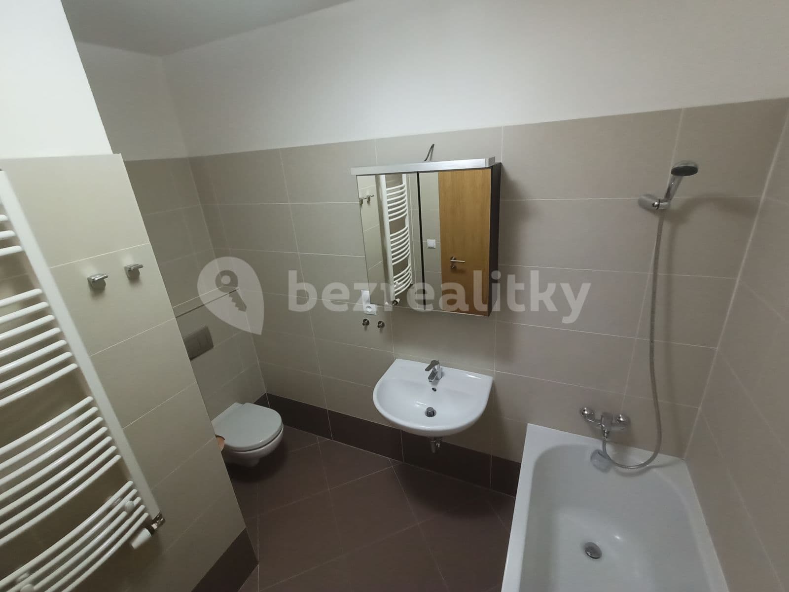 Pronájem bytu 2+kk 62 m², Hlučkova, Praha, Praha Pronájem bytu 2+kk 62 m², Hlučkova, Praha, Praha