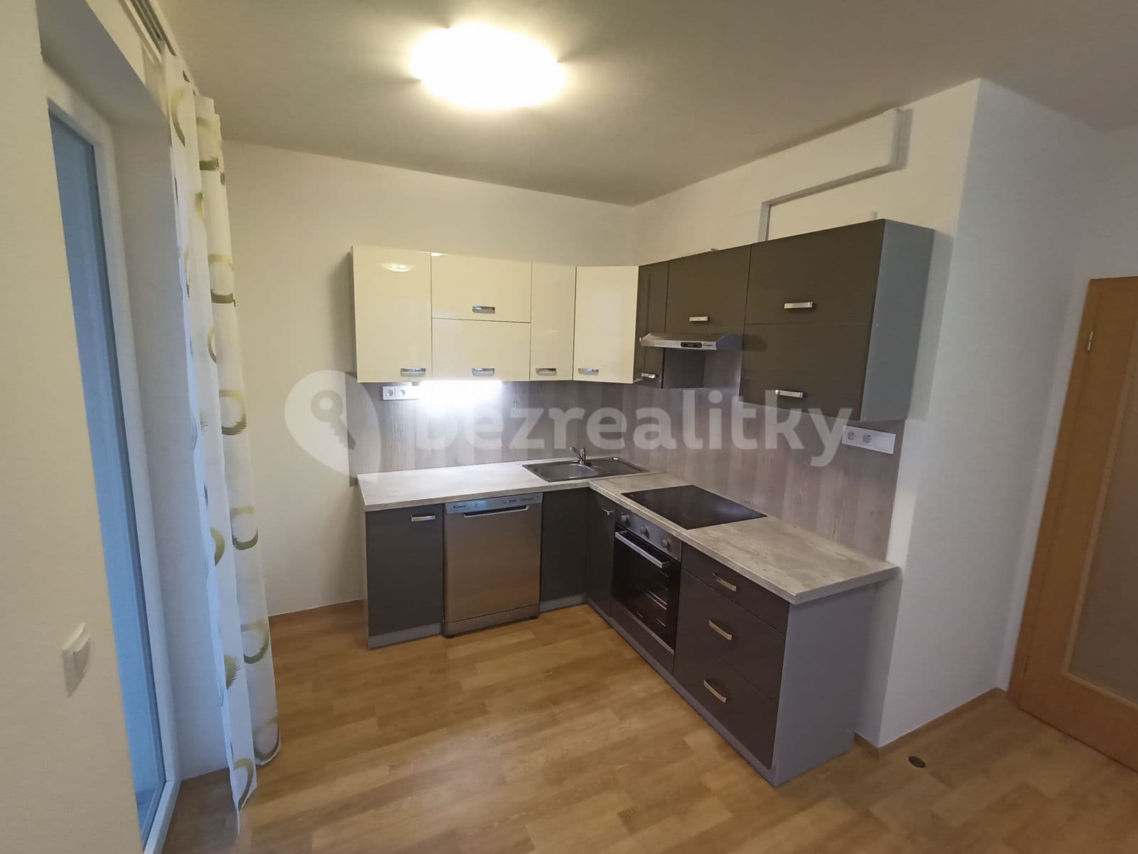 Pronájem bytu 2+kk 62 m², Hlučkova, Praha, Praha Pronájem bytu 2+kk 62 m², Hlučkova, Praha, Praha