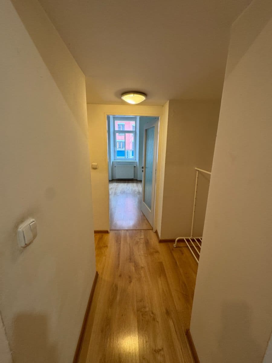 Pronájem bytu 2+1 52 m², Pod pekárnami, Praha, Praha Pronájem bytu 2+1 52 m², Pod pekárnami, Praha, Praha