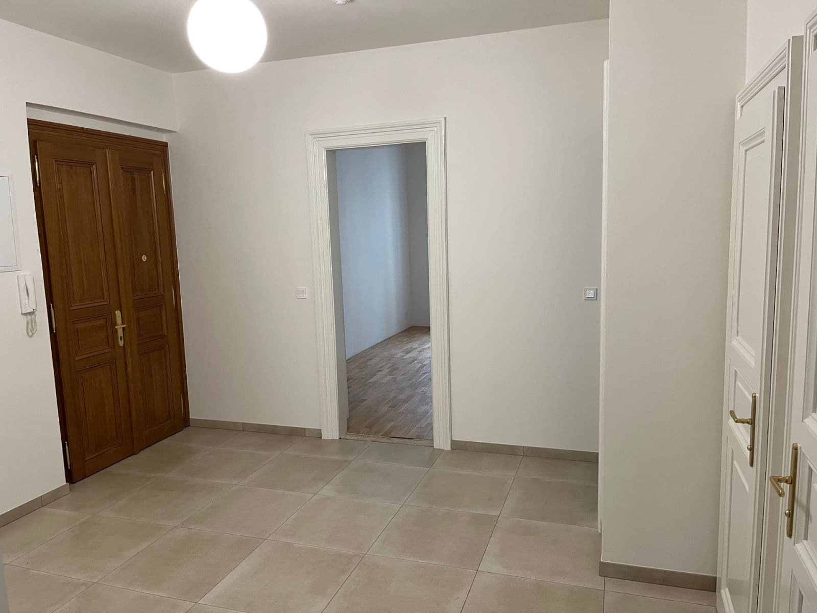 Pronájem bytu 2+1 72 m², Korunní, Praha, Praha Pronájem bytu 2+1 72 m², Korunní, Praha, Praha