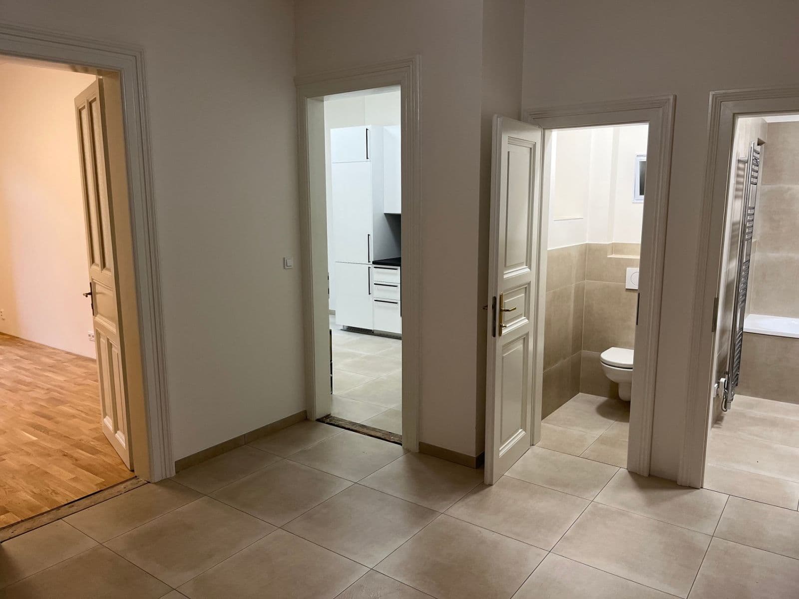 Pronájem bytu 2+1 72 m², Korunní, Praha, Praha Pronájem bytu 2+1 72 m², Korunní, Praha, Praha