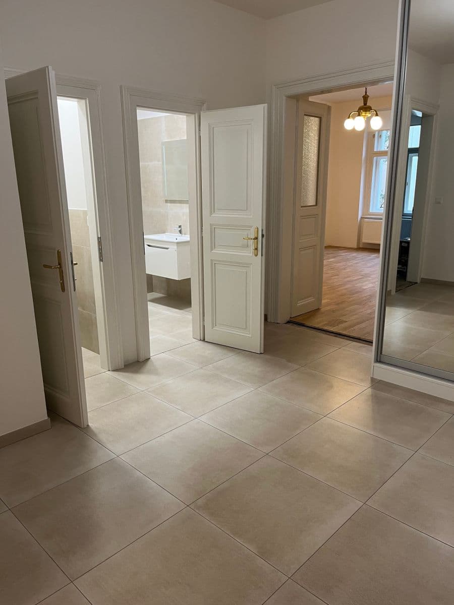 Pronájem bytu 2+1 72 m², Korunní, Praha, Praha Pronájem bytu 2+1 72 m², Korunní, Praha, Praha