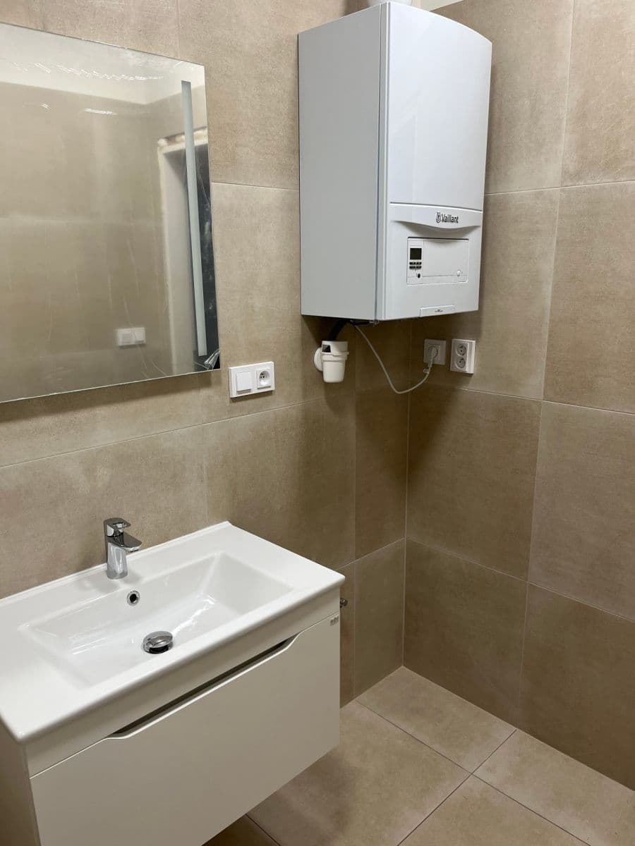 Pronájem bytu 2+1 72 m², Korunní, Praha, Praha Pronájem bytu 2+1 72 m², Korunní, Praha, Praha