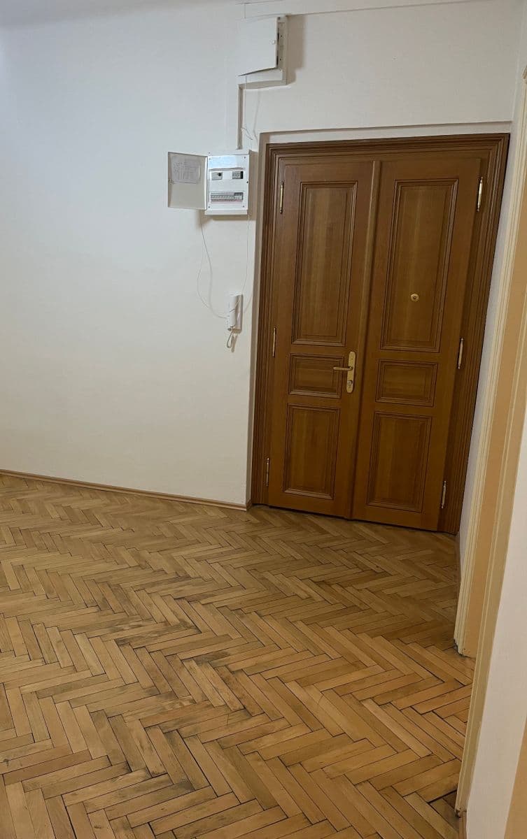Pronájem bytu 2+1 77 m², Korunní, Praha, Praha Pronájem bytu 2+1 77 m², Korunní, Praha, Praha