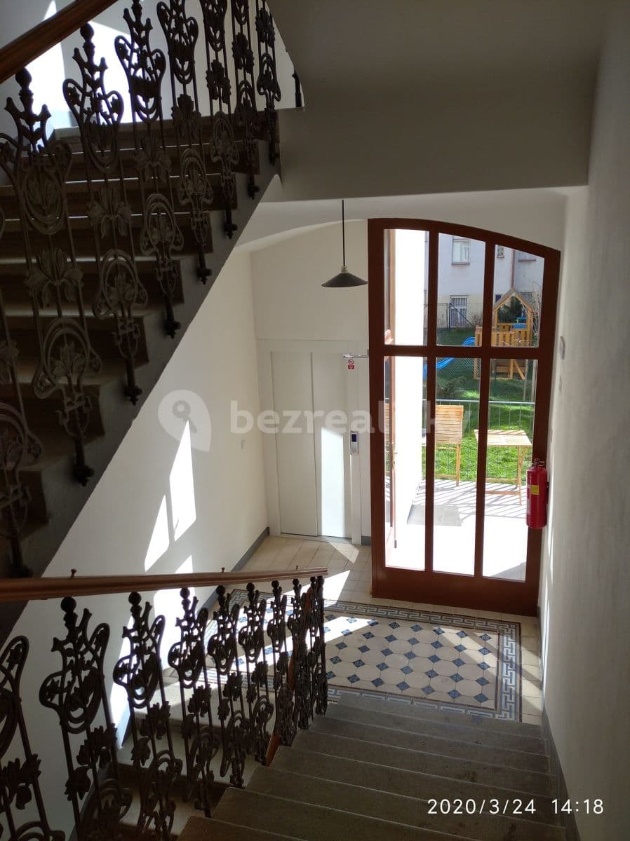 Pronájem bytu 2+kk 55 m², Korunní, Praha, Praha Pronájem bytu 2+kk 55 m², Korunní, Praha, Praha