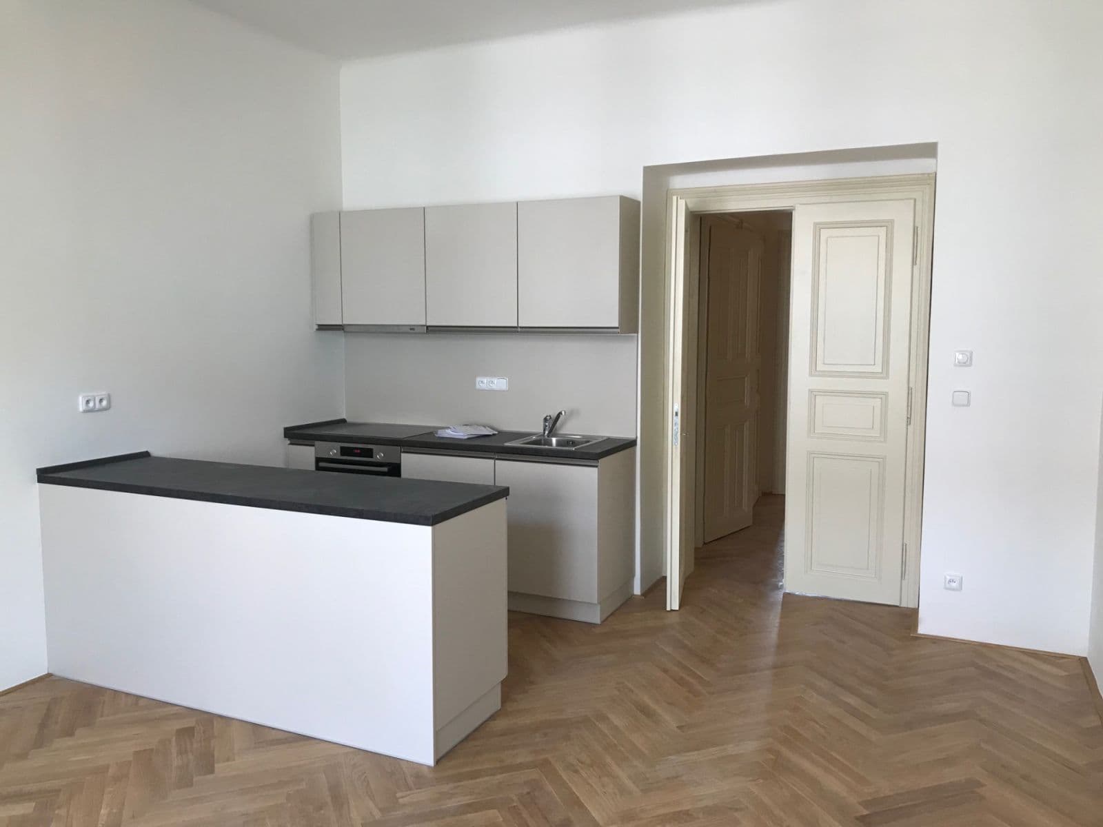 Pronájem bytu 2+kk 55 m², Korunní, Praha, Praha Pronájem bytu 2+kk 55 m², Korunní, Praha, Praha