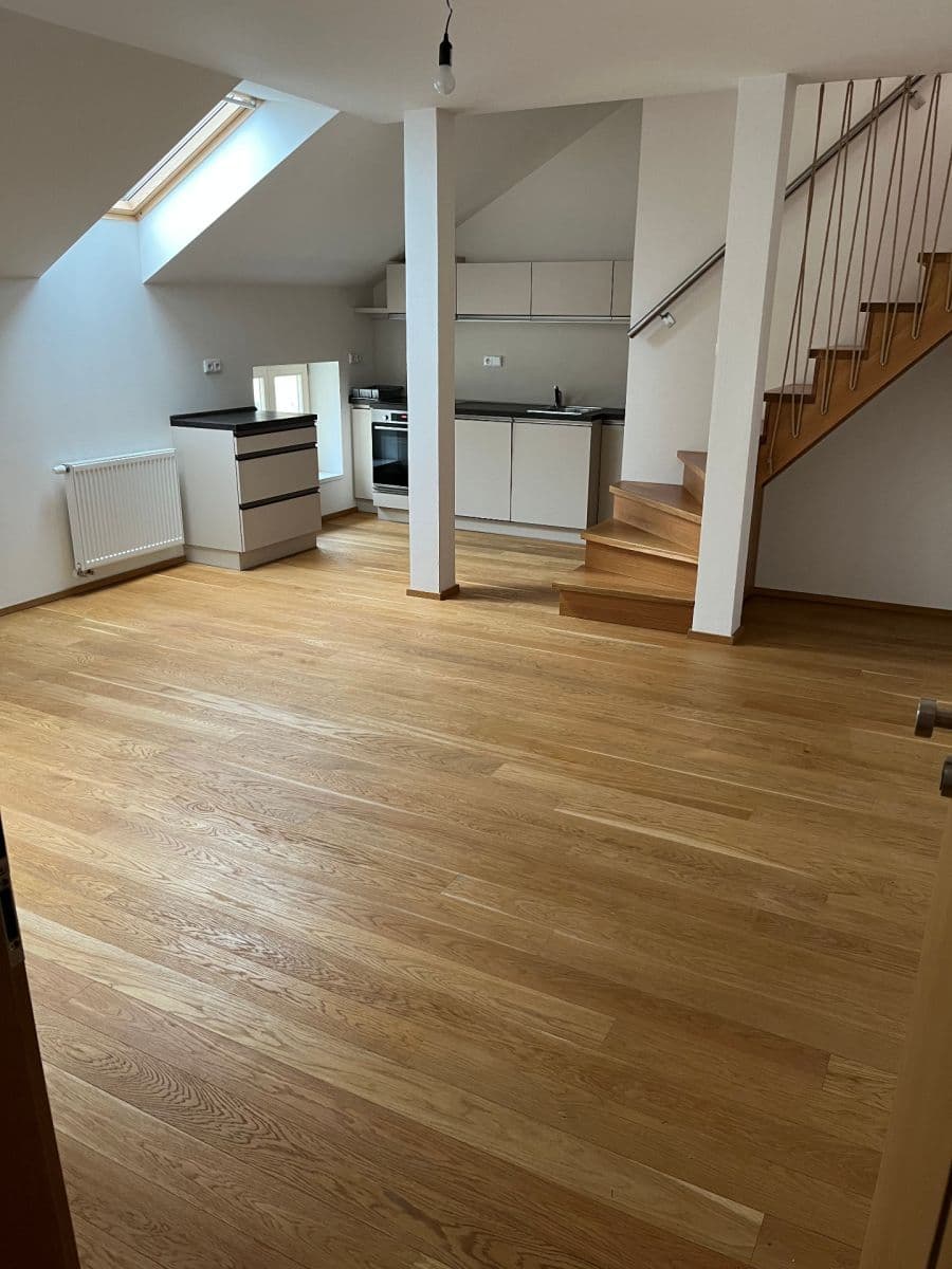 Pronájem bytu 2+kk 62 m², Korunní, Praha, Praha Pronájem bytu 2+kk 62 m², Korunní, Praha, Praha