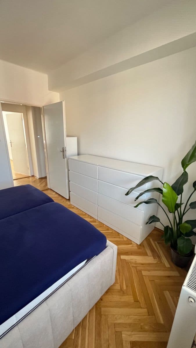Pronájem bytu 2+1 54 m², Kafkova, Praha, Praha Pronájem bytu 2+1 54 m², Kafkova, Praha, Praha