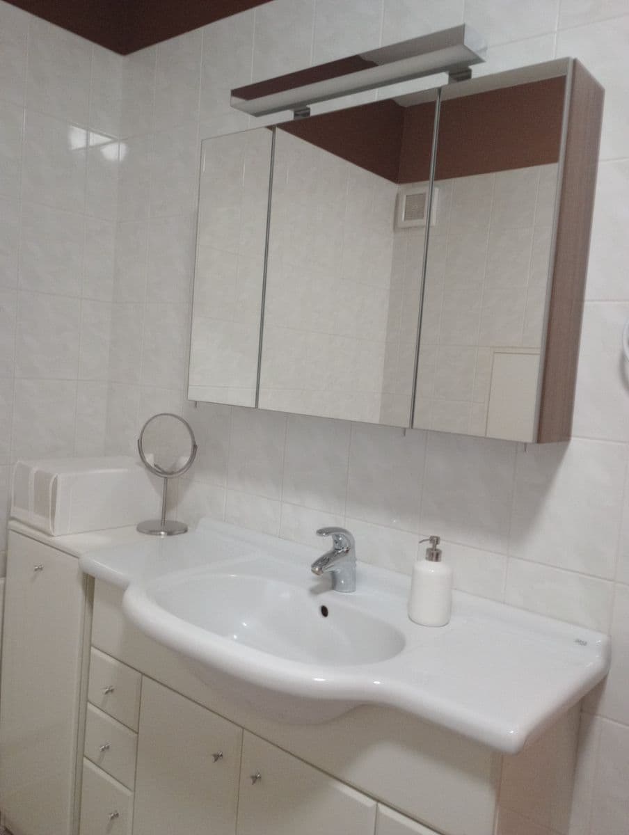 Pronájem bytu 2+kk 45 m², Volutová, Praha, Praha Pronájem bytu 2+kk 45 m², Volutová, Praha, Praha