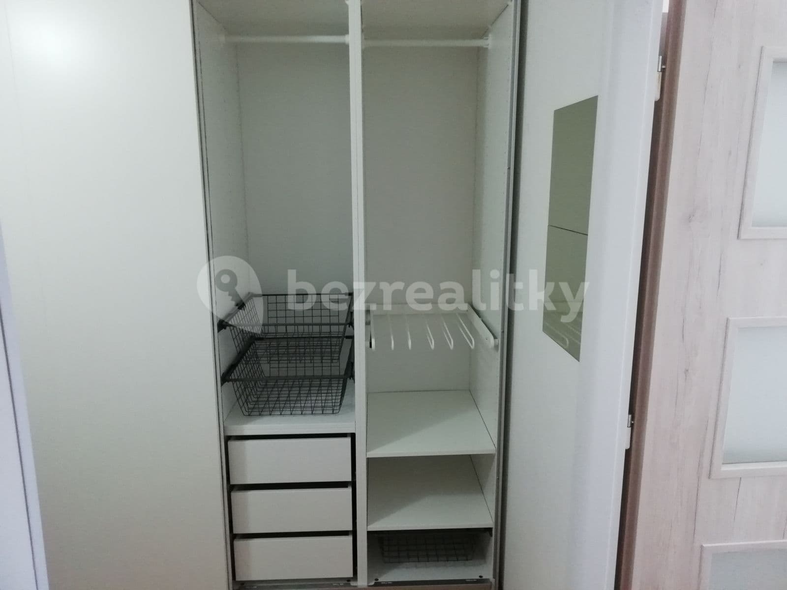 Pronájem bytu 2+kk 40 m², Šluknovská, Praha, Praha Pronájem bytu 2+kk 40 m², Šluknovská, Praha, Praha