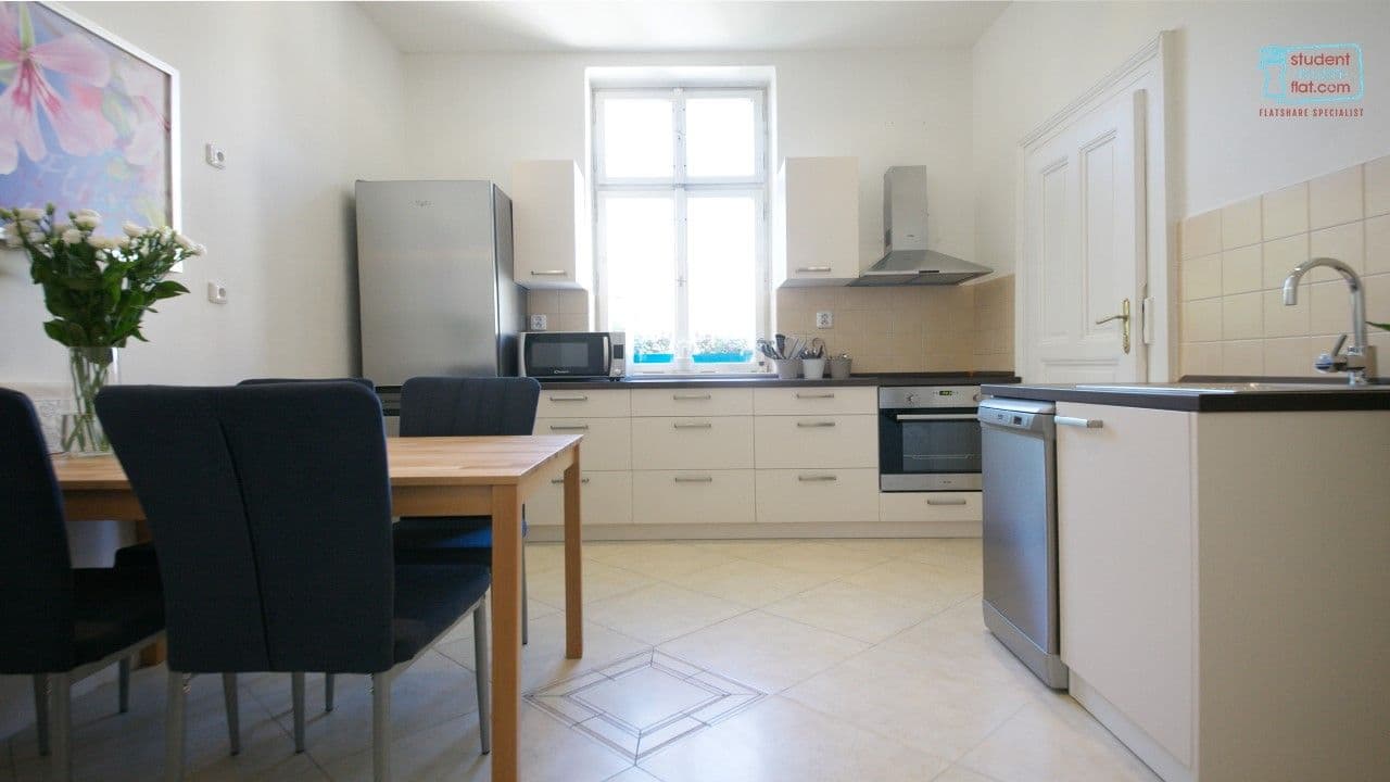 Pronájem bytu 6+1 130 m², Janáčkovo nábřeží, Praha, Praha Pronájem bytu 6+1 130 m², Janáčkovo nábřeží, Praha, Praha