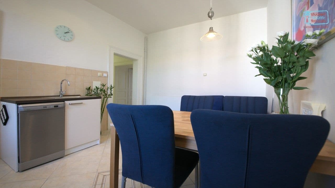 Pronájem bytu 6+1 130 m², Janáčkovo nábřeží, Praha, Praha Pronájem bytu 6+1 130 m², Janáčkovo nábřeží, Praha, Praha