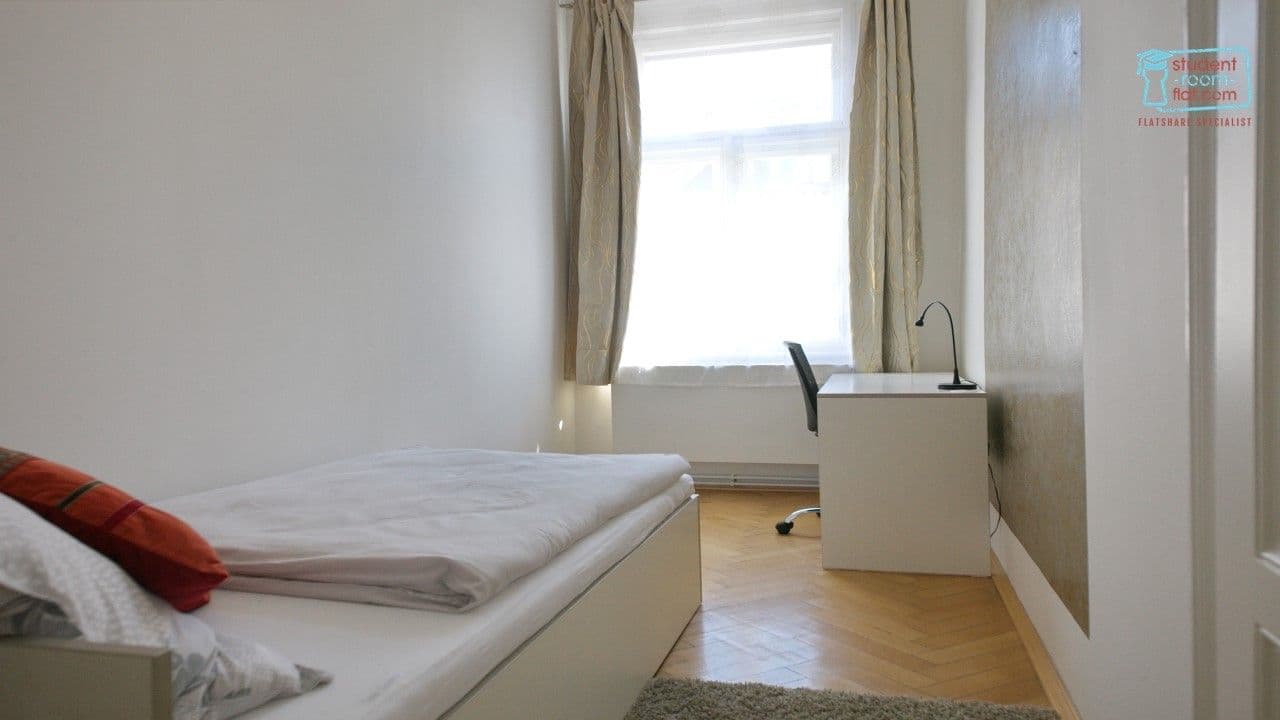 Pronájem bytu 6+1 130 m², Janáčkovo nábřeží, Praha, Praha Pronájem bytu 6+1 130 m², Janáčkovo nábřeží, Praha, Praha