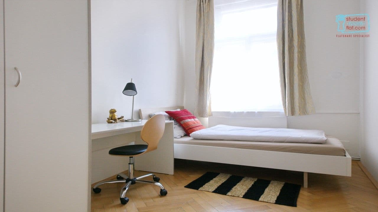 Pronájem bytu 6+1 130 m², Janáčkovo nábřeží, Praha, Praha Pronájem bytu 6+1 130 m², Janáčkovo nábřeží, Praha, Praha