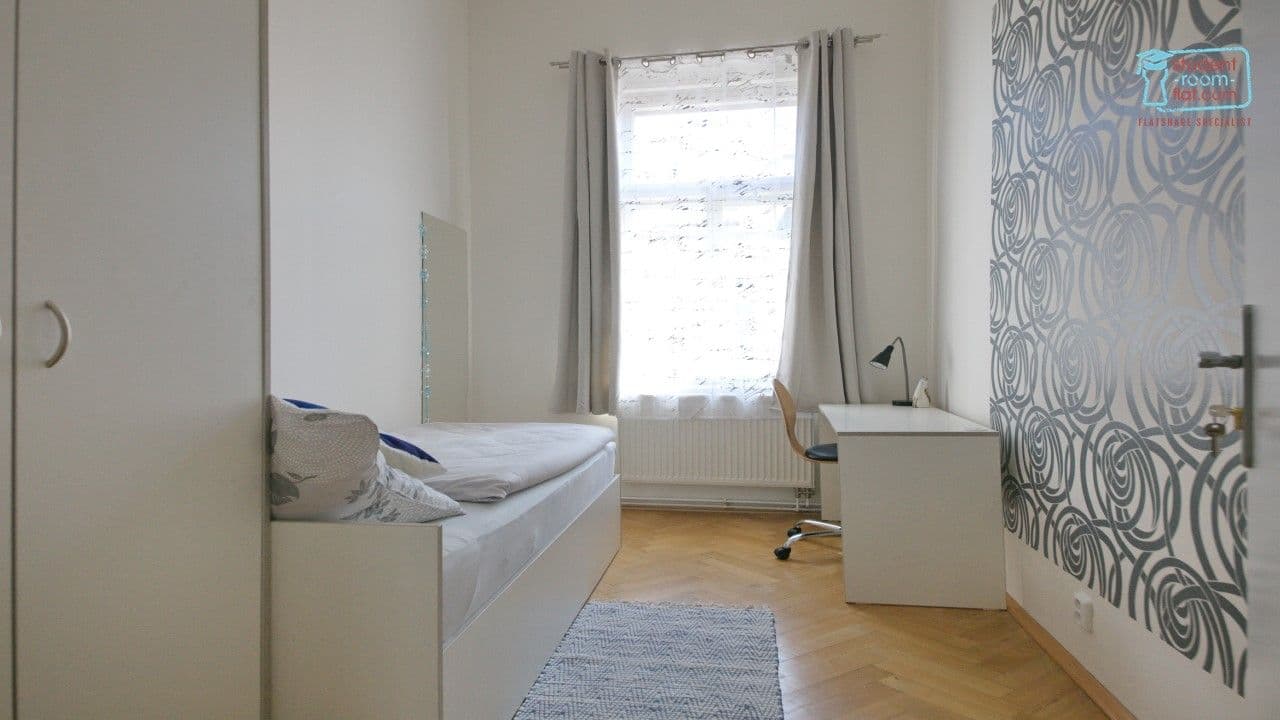 Pronájem bytu 6+1 130 m², Janáčkovo nábřeží, Praha, Praha Pronájem bytu 6+1 130 m², Janáčkovo nábřeží, Praha, Praha