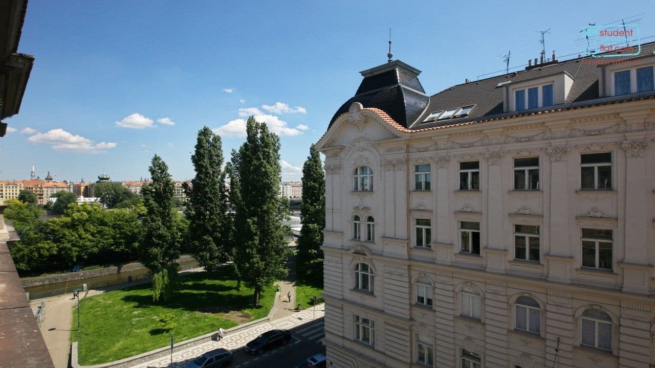 Pronájem bytu 6+1 130 m², Janáčkovo nábřeží, Praha, Praha Pronájem bytu 6+1 130 m², Janáčkovo nábřeží, Praha, Praha