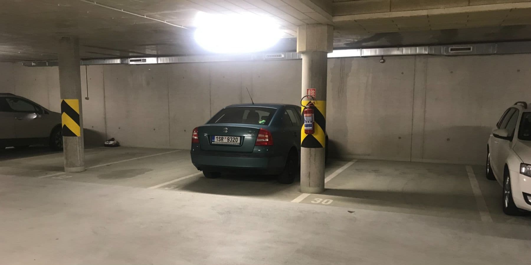 Pronájem garáže 15 m², Strnadových, Praha, Praha Pronájem garáže 15 m², Strnadových, Praha, Praha