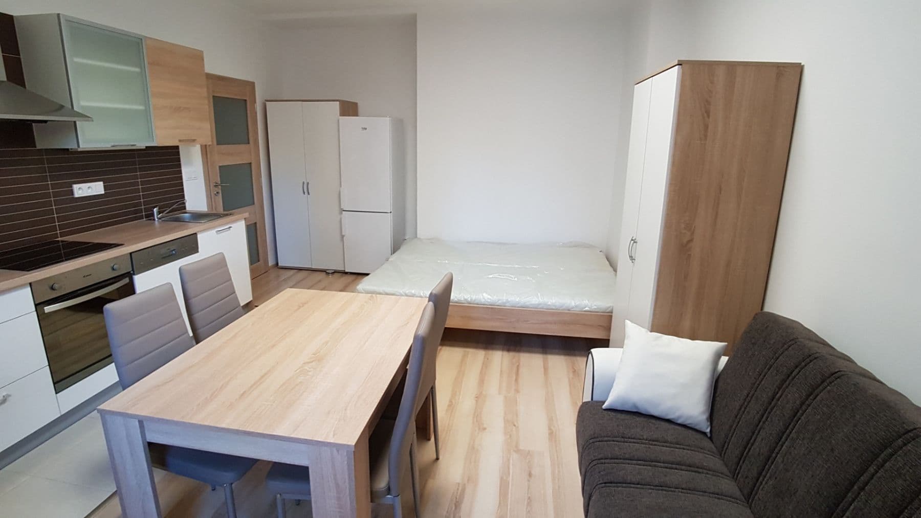 Pronájem bytu 1+kk 31 m², Za Strašnickou vozovnou, Praha, Praha Pronájem bytu 1+kk 31 m², Za Strašnickou vozovnou, Praha, Praha