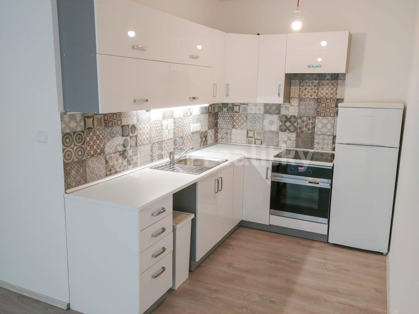 Pronájem bytu 2+kk 47 m², V Lázních, Jesenice, Středočeský kraj Pronájem bytu 2+kk 47 m², V Lázních, Jesenice, Středočeský kraj