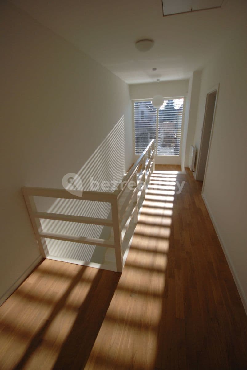 Pronájem domu 114 m², pozemek 638 m², Vokřínská, Praha, Praha Pronájem domu 114 m², pozemek 638 m², Vokřínská, Praha, Praha