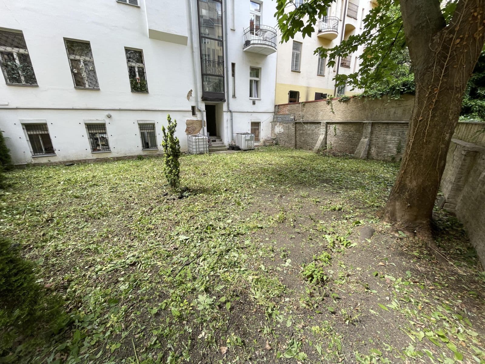 Pronájem pozemku 130 m², Žitomírská, Praha, Praha Pronájem pozemku 130 m², Žitomírská, Praha, Praha