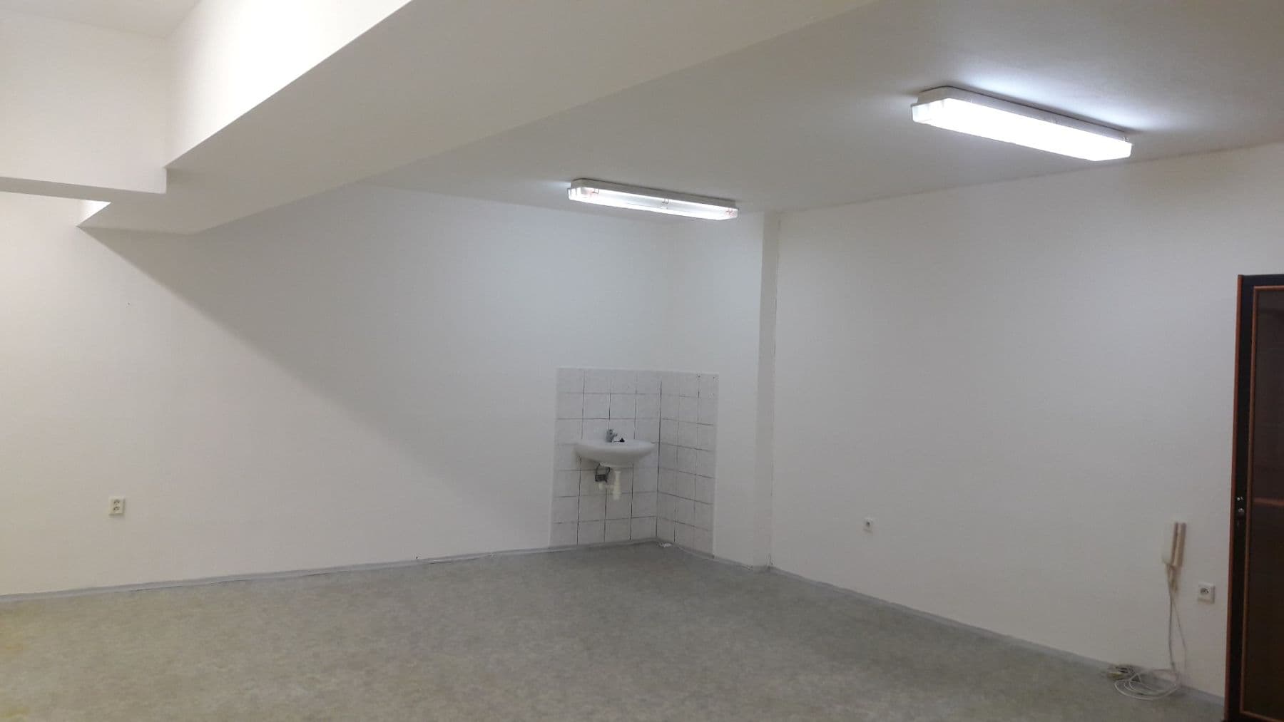 Pronájem nebytového prostoru 51 m², Janského, Olomouc, Olomoucký kraj Pronájem nebytového prostoru 51 m², Janského, Olomouc, Olomoucký kraj