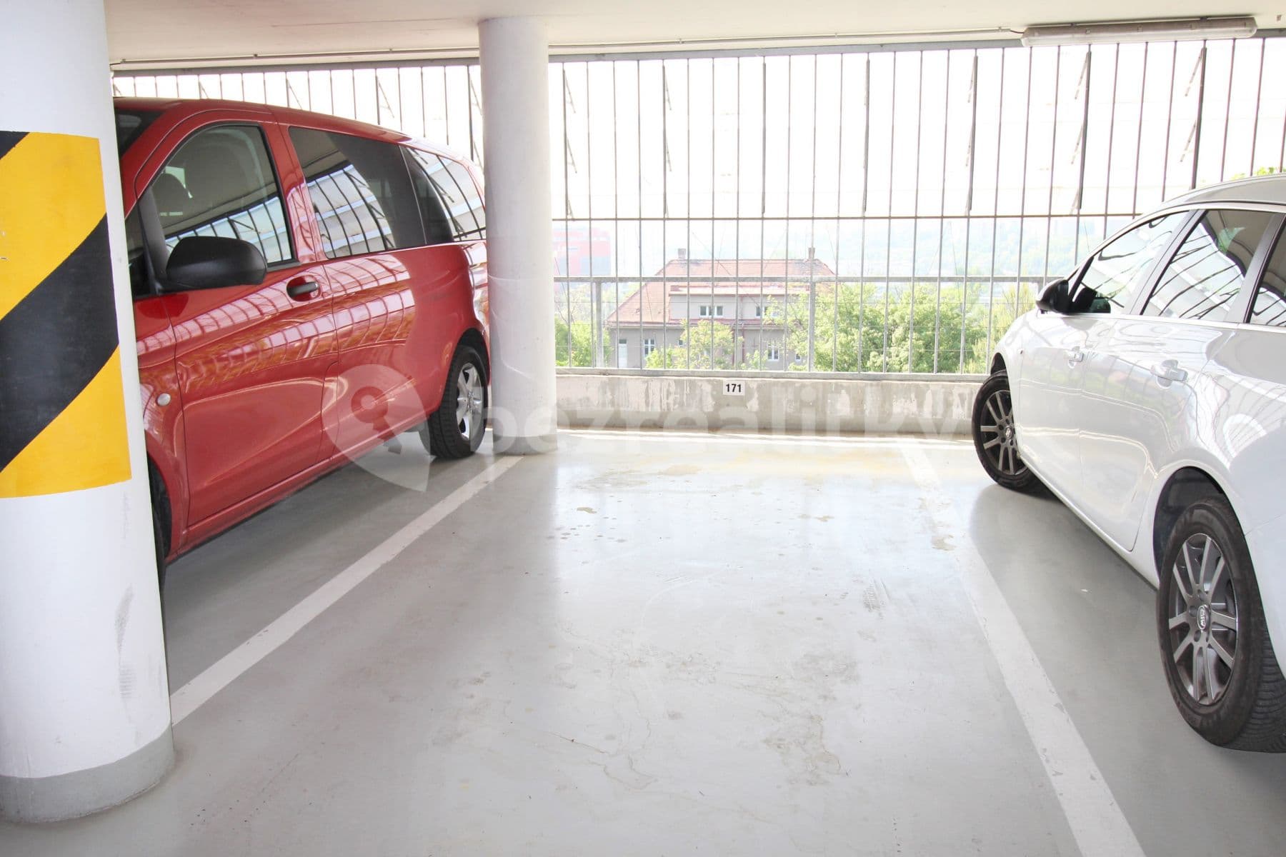 Pronájem garáže 14 m², V Dolině, Praha, Praha Pronájem garáže 14 m², V Dolině, Praha, Praha