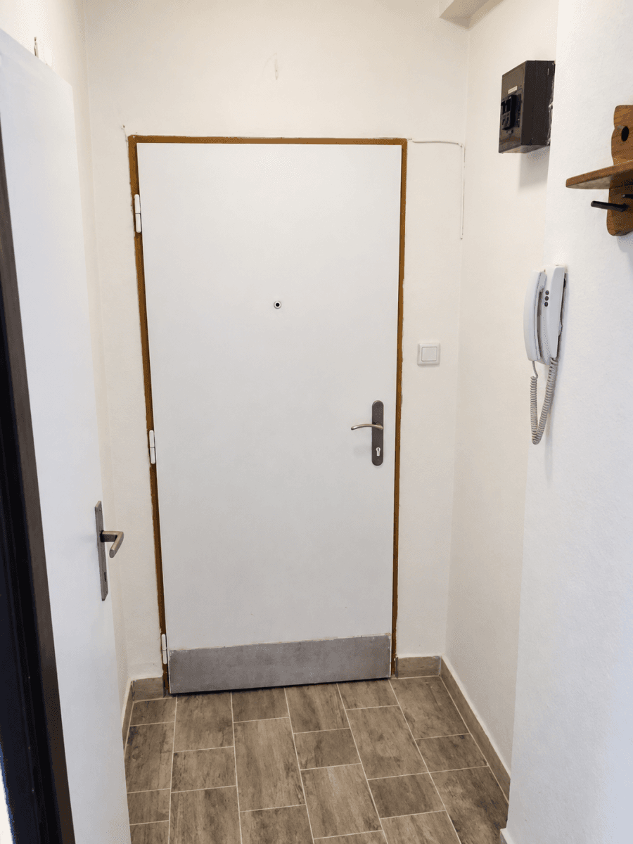 Pronájem bytu 1+kk 26 m², třída SNP, Hradec Králové, Královéhradecký kraj Pronájem bytu 1+kk 26 m², třída SNP, Hradec Králové, Královéhradecký kraj