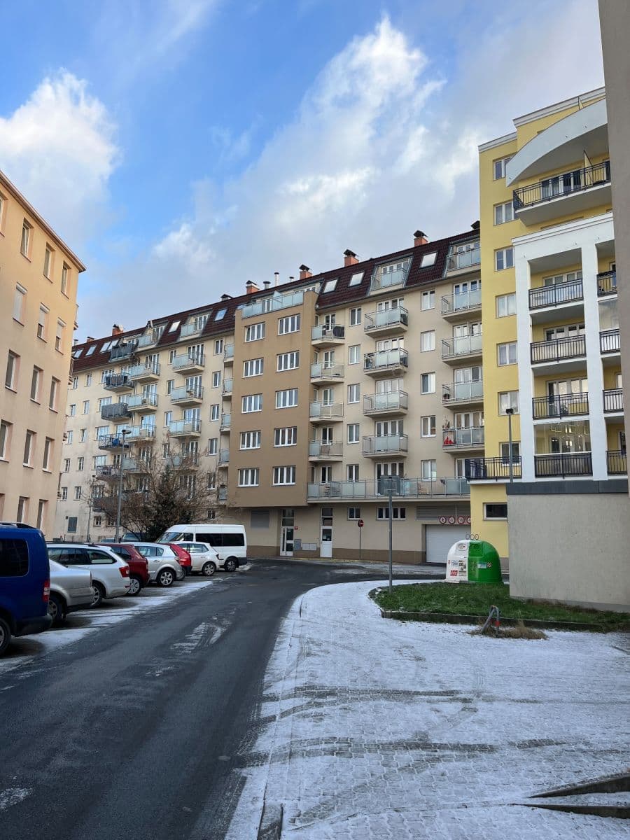 Pronájem bytu 1+kk 38 m², Lipnická, Praha, Praha Pronájem bytu 1+kk 38 m², Lipnická, Praha, Praha