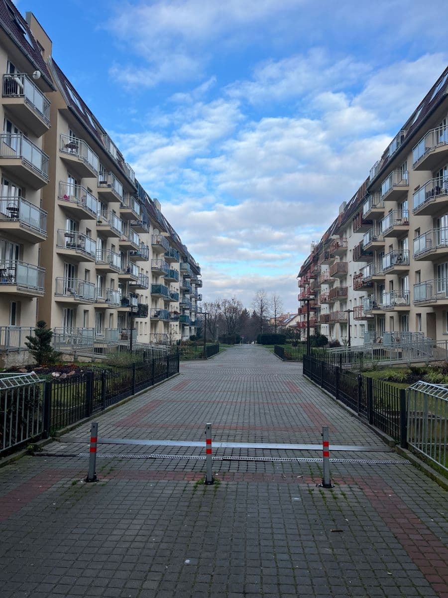 Pronájem bytu 1+kk 38 m², Lipnická, Praha, Praha Pronájem bytu 1+kk 38 m², Lipnická, Praha, Praha