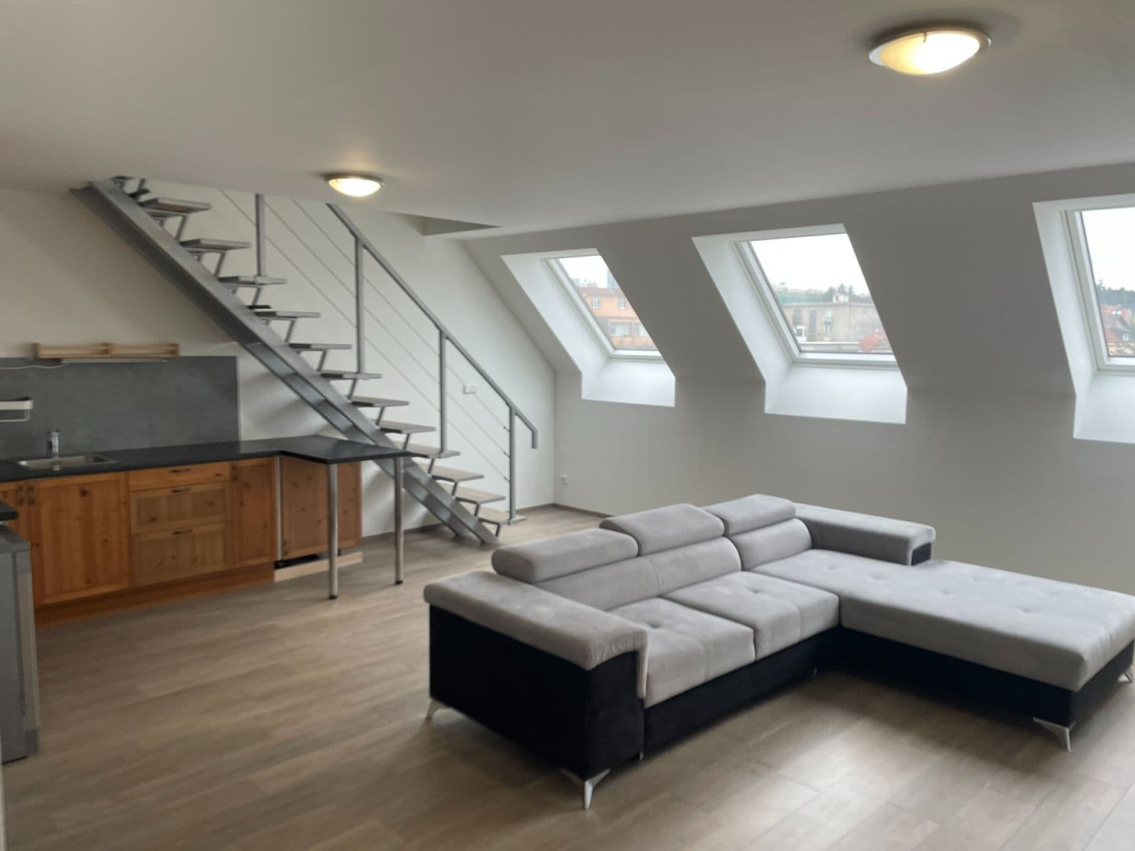 Pronájem bytu 2+kk 81 m², V Olšinách, Praha, Praha Pronájem bytu 2+kk 81 m², V Olšinách, Praha, Praha