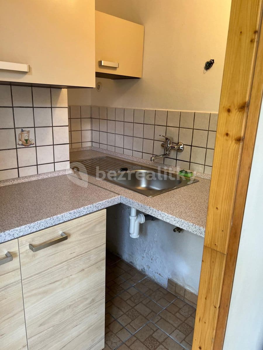 Pronájem bytu 1+kk 24 m², 17. listopadu, Ústí nad Labem, Ústecký kraj Pronájem bytu 1+kk 24 m², 17. listopadu, Ústí nad Labem, Ústecký kraj