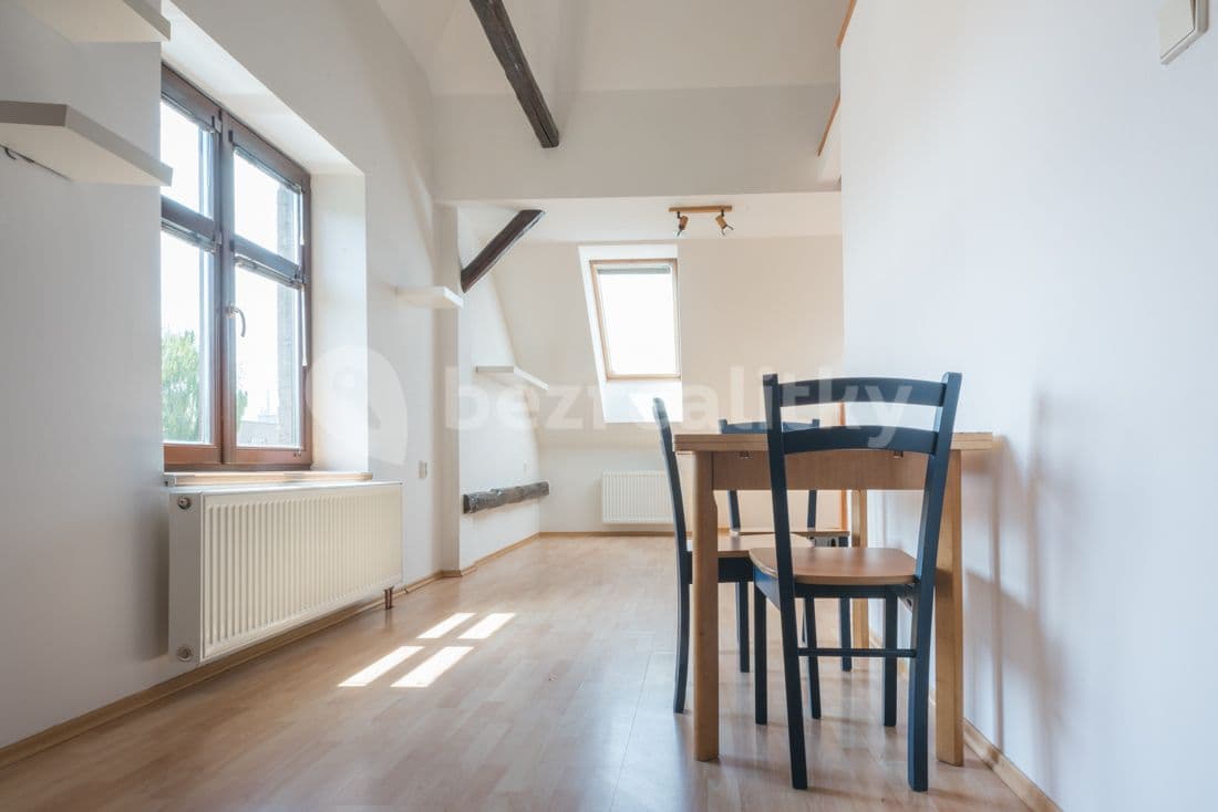 Pronájem bytu 1+kk 39 m², Pardubická, Přelouč, Pardubický kraj Pronájem bytu 1+kk 39 m², Pardubická, Přelouč, Pardubický kraj