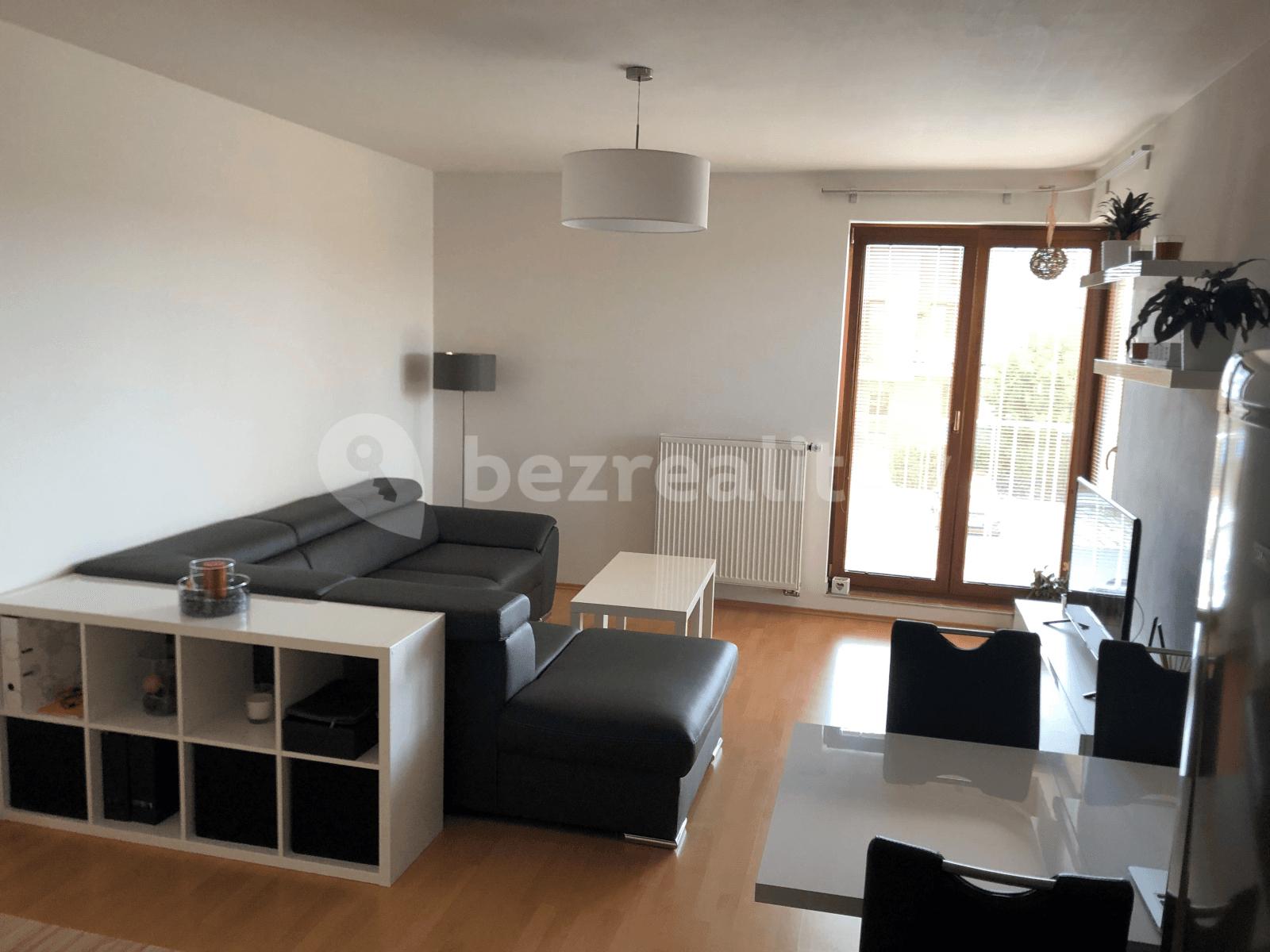 Pronájem bytu 2+kk 54 m², Lomená, Zbuzany, Středočeský kraj Pronájem bytu 2+kk 54 m², Lomená, Zbuzany, Středočeský kraj